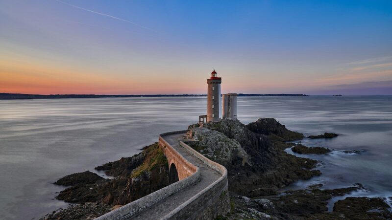 Visiter la Bretagne en groupe : entre littoral, patrimoine et traditions bretonnes