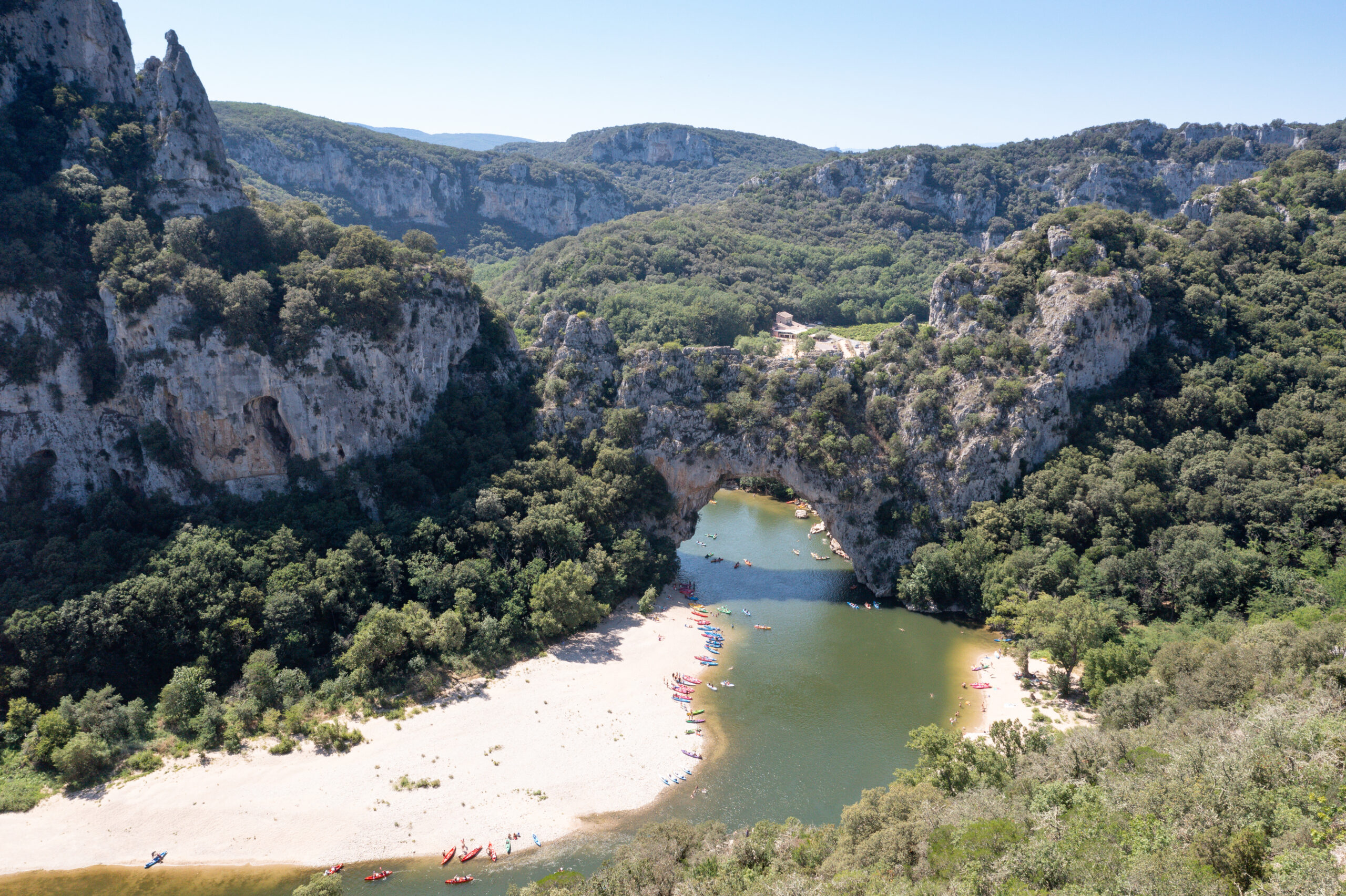 Pourquoi vous devez visiter les gorges de l’Ardèche en groupe