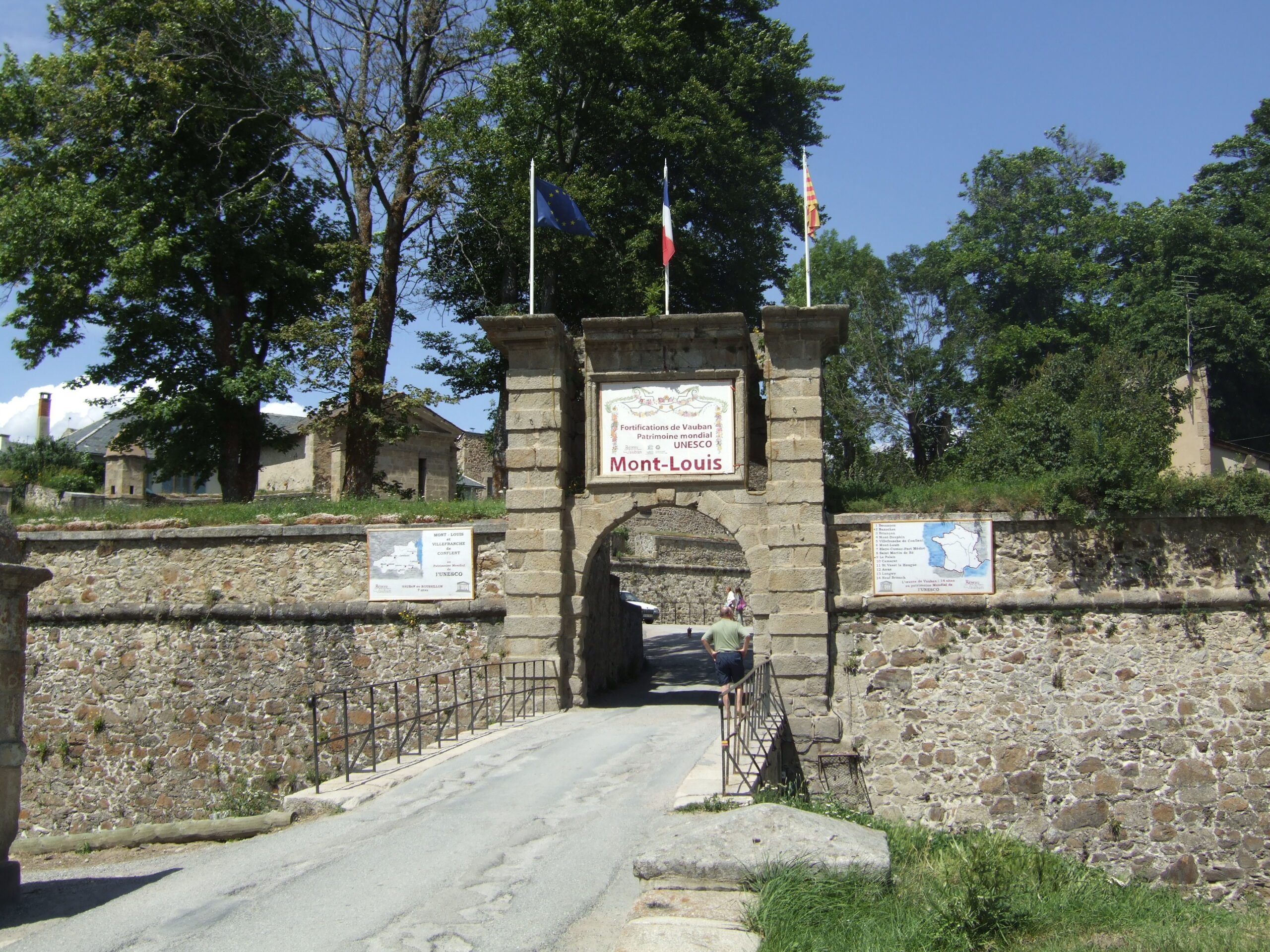 Porte d’entrée de Mont-Louis, cité fortifiée classée UNESCO — photo : K.Weise, domaine public