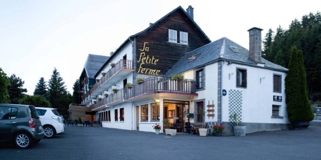 Hébergement au cœur du massif du Sancy pour séjour randonnée en groupe